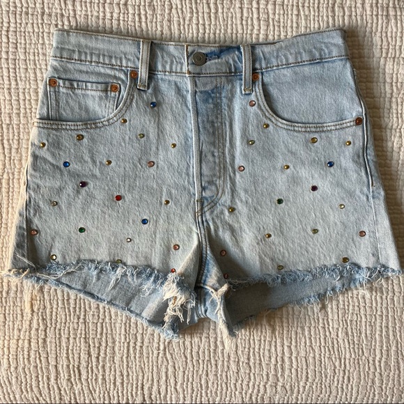 Levi’s Rhinestone Ribcage Short, size 30. - Picture 2 of 6